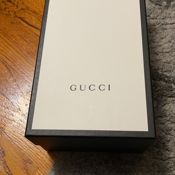 Gucci sneakers new in box - Picture 9 of 9